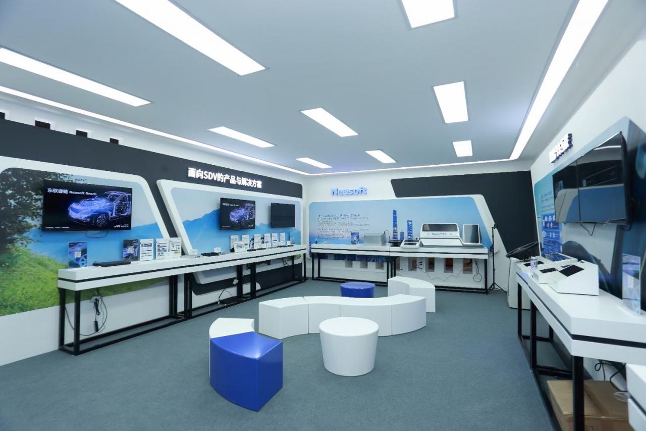 車展直擊|東軟睿馳”面向SDV的產(chǎn)品與解決方案”插圖 車展直擊|東軟睿馳”面向SDV的產(chǎn)品與解決方案”插圖